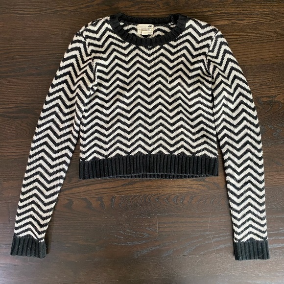 Small Black and White Sweater (Pacsun - LA Hearts) - Picture 2 of 4